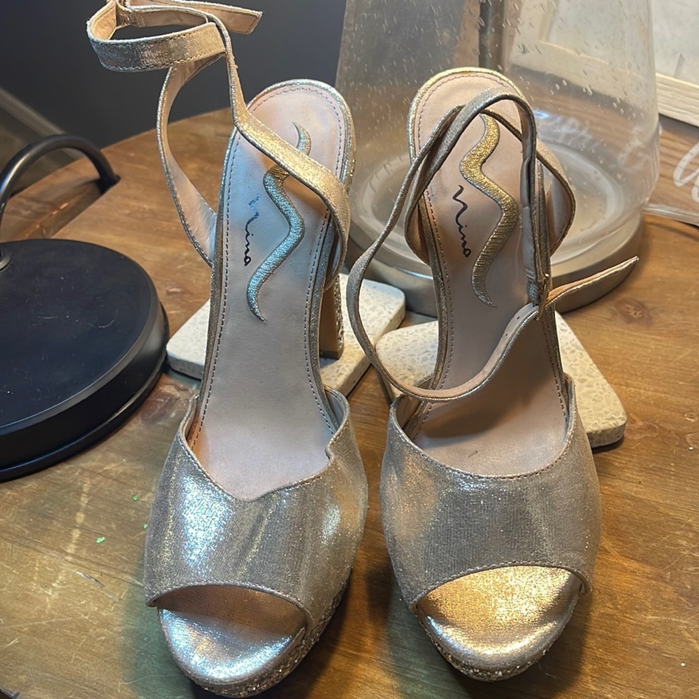 Nina Gold Glitter Platform Formal Heels  Size 8 - Prom